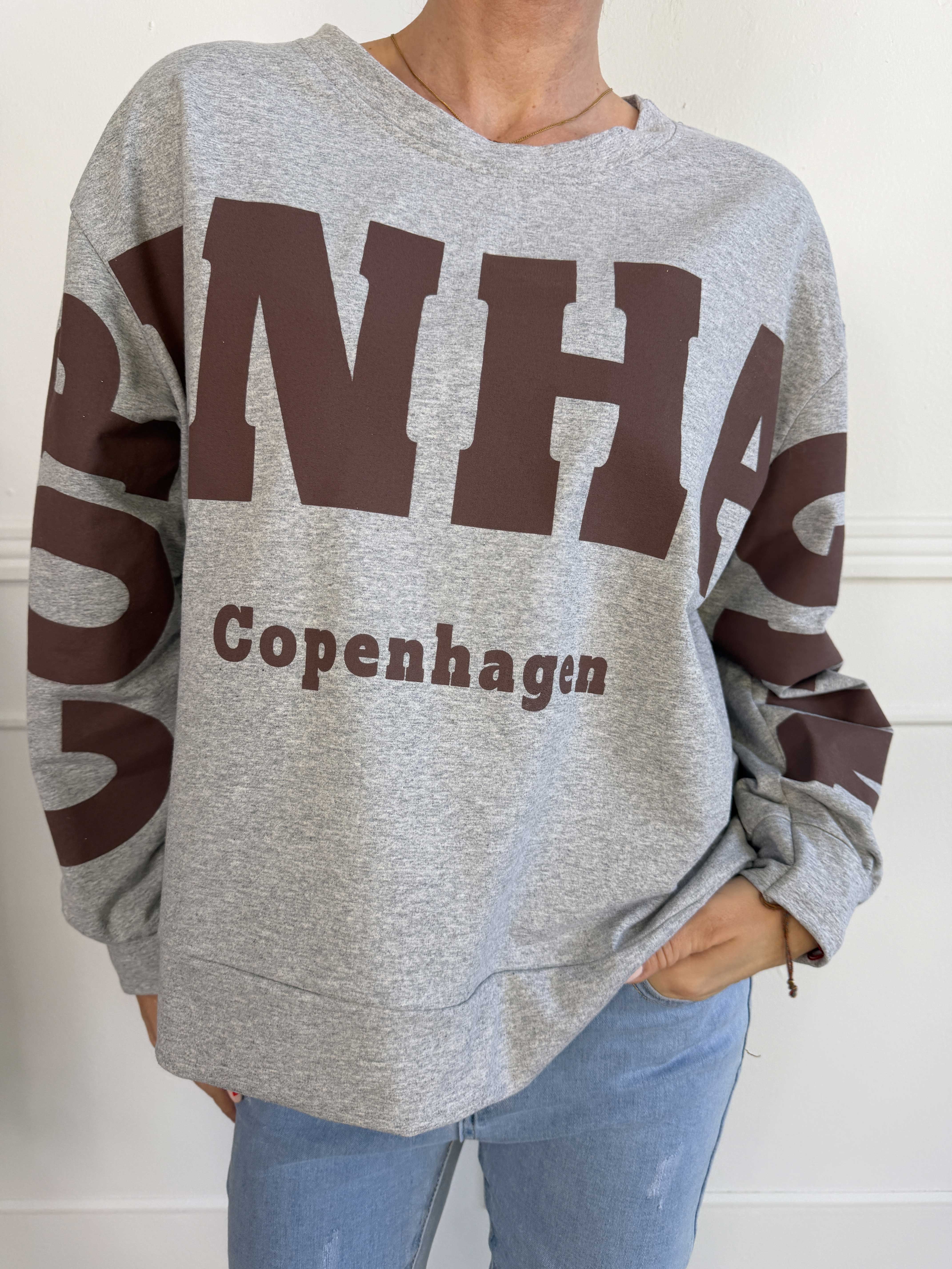 Claudine Shirt - Bluse i viskose med COPENHAGEN tekst